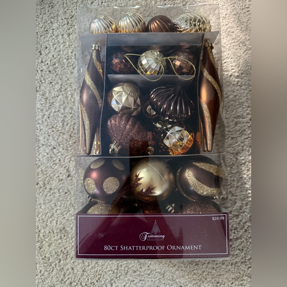 Gold and brown ornaments - New